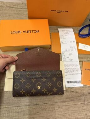 Louis Vuitton Sarah Wallet